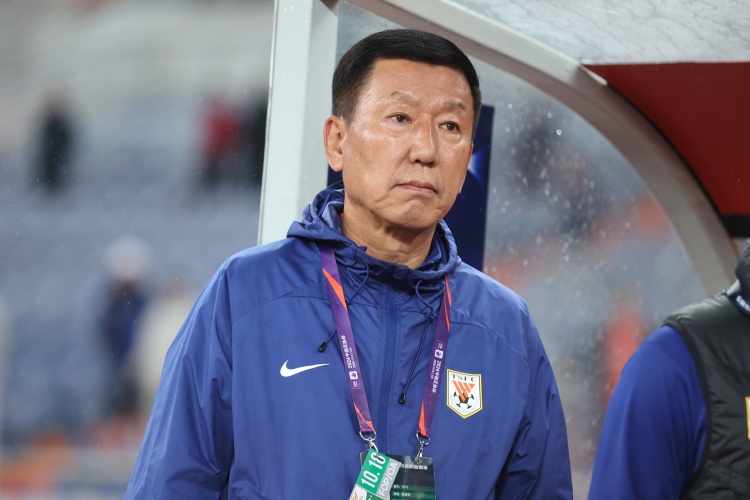 崔康熙:间歇期被抽调了很多球员训练受影响,国脚每人状态不同